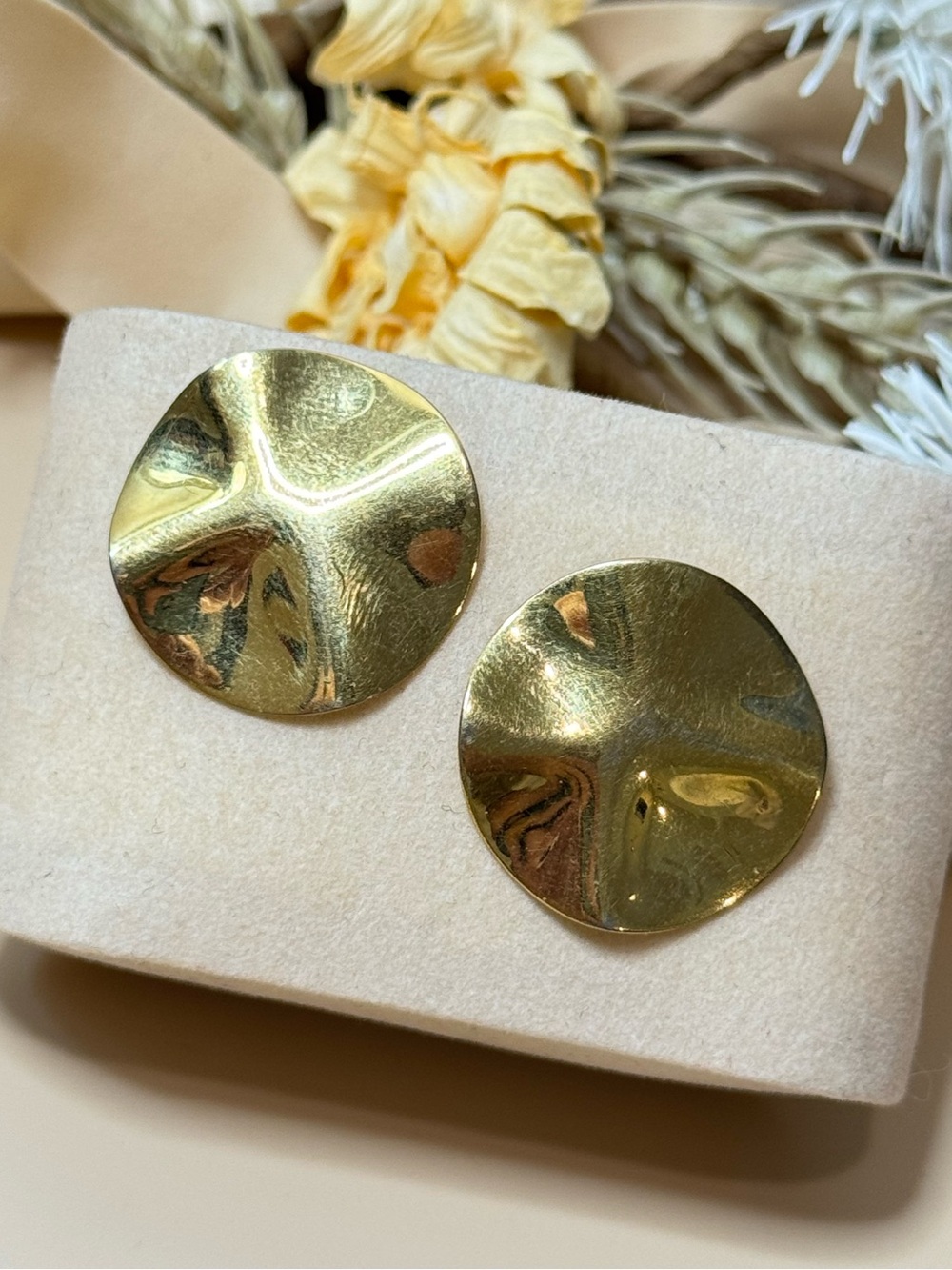 Vintage Gold Tone Wavy Disc Statement Stud Earrings Retro Modernist